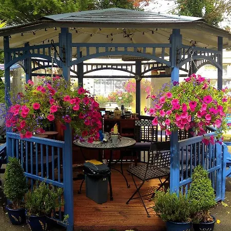 Teach Na Coiribe 3* Castlegar